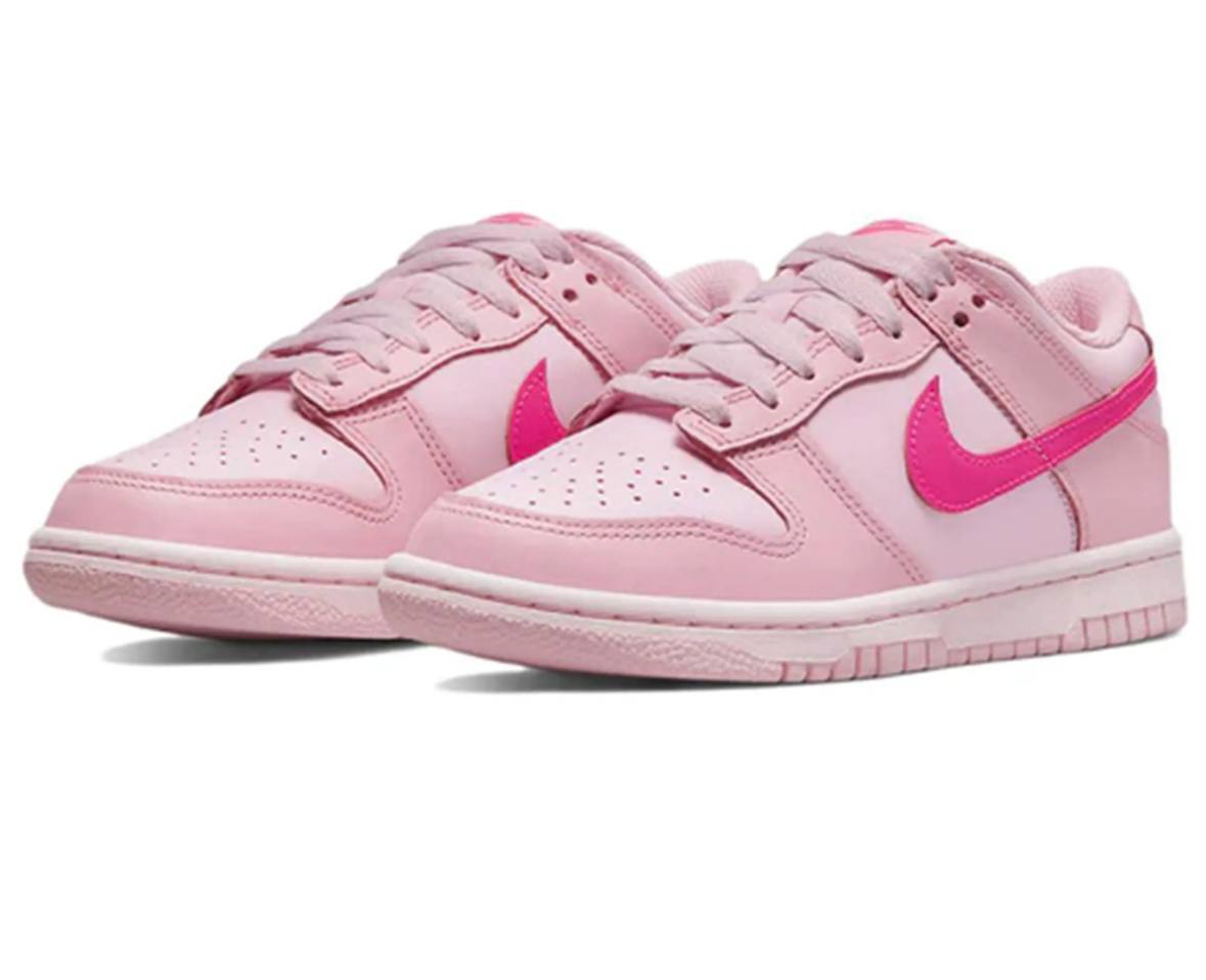 Nike dunk low triple pink